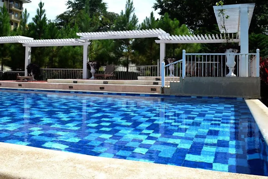 2Br Condo Unit With Washer, Inet, Desk Space, Ground Floor Davao City Lägenhet