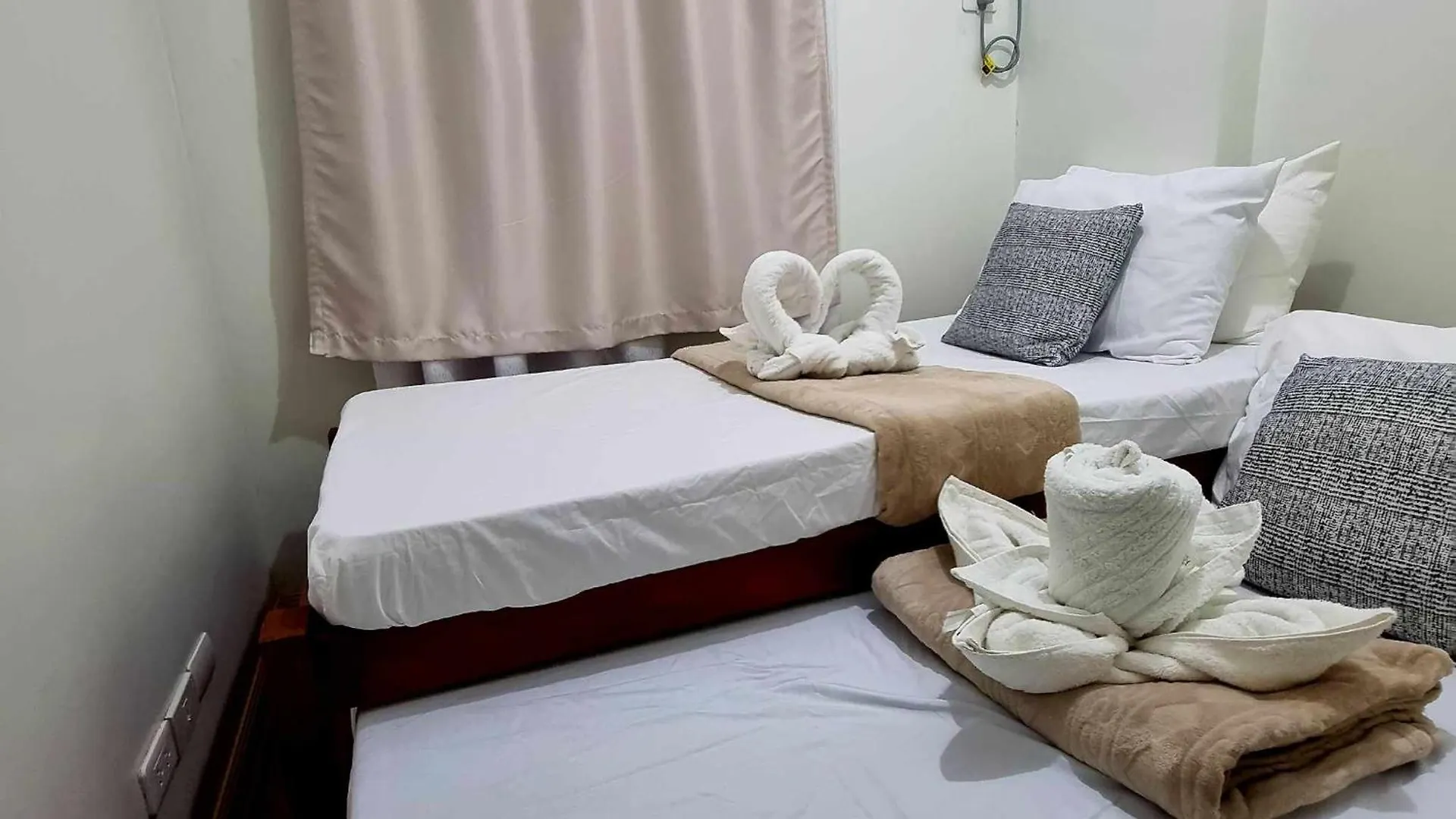 2Br Condo Unit With Washer, Inet, Desk Space, Ground Floor Davao City 0*,  Filippinerna