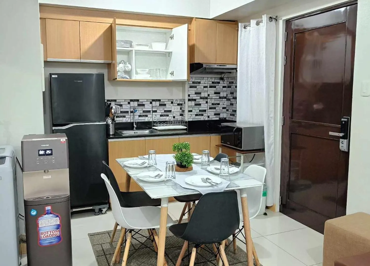 2Br Condo Unit With Washer, Inet, Desk Space, Ground Floor Davao City Lägenhet
